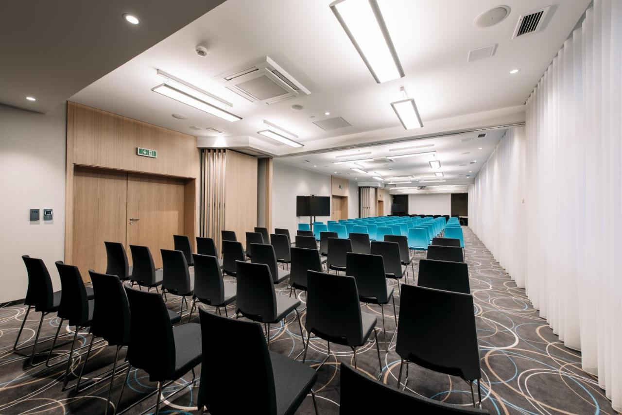 Krowodrza Centrum Konferencyjno - Hotelowe Краков Экстерьер фото